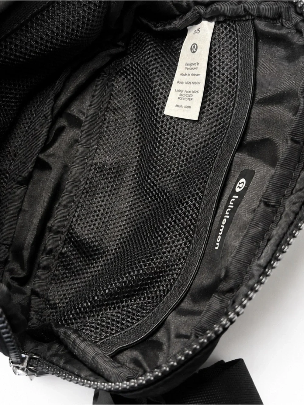 lululemon Everywhere Black Waist/Shoulder Belt Bag 1L